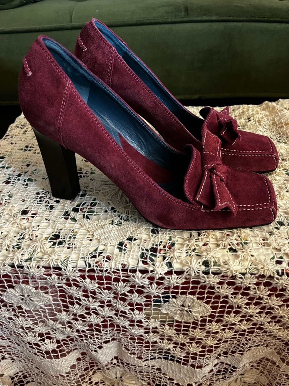Early 2000’s Y2K Burgundy suede Via Spiga heels